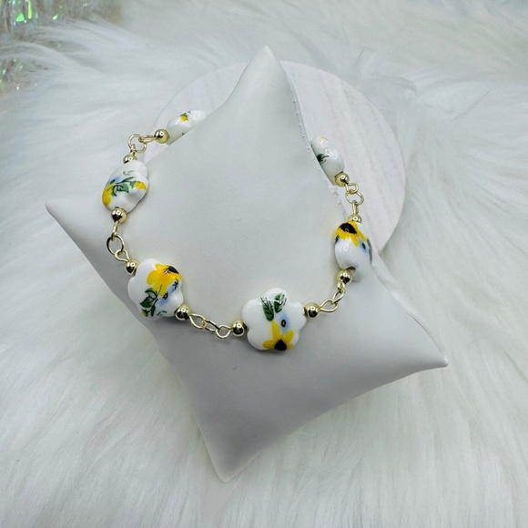 Floral Charm Bracelet Set - Blue and Yellow - Picture 5 of 6